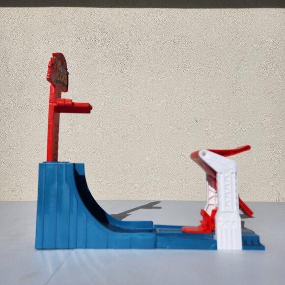 HOT WHEELS MONSTER JAM BIG AIR BREAKOUT SET Ramp for Monster Trucks 2018 Mattel - Picture 6 of 11